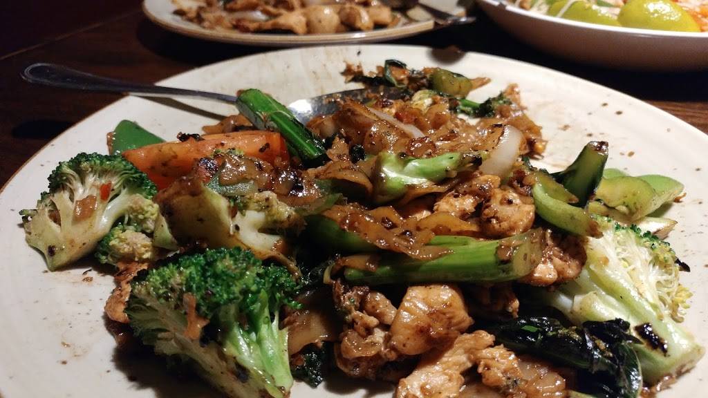 Sing Tong Thai Cuisine | restaurant | 4605 NE 4th St #1-2, Renton, WA 98059, USA | 4255244910 OR +1 425-524-4910