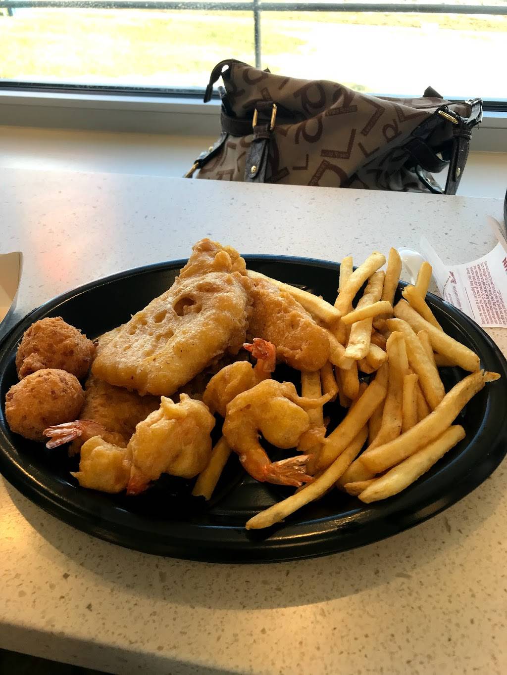 Long John Silvers | restaurant | 3702 Brady St, Davenport, IA 52806, USA | 5633863262 OR +1 563-386-3262
