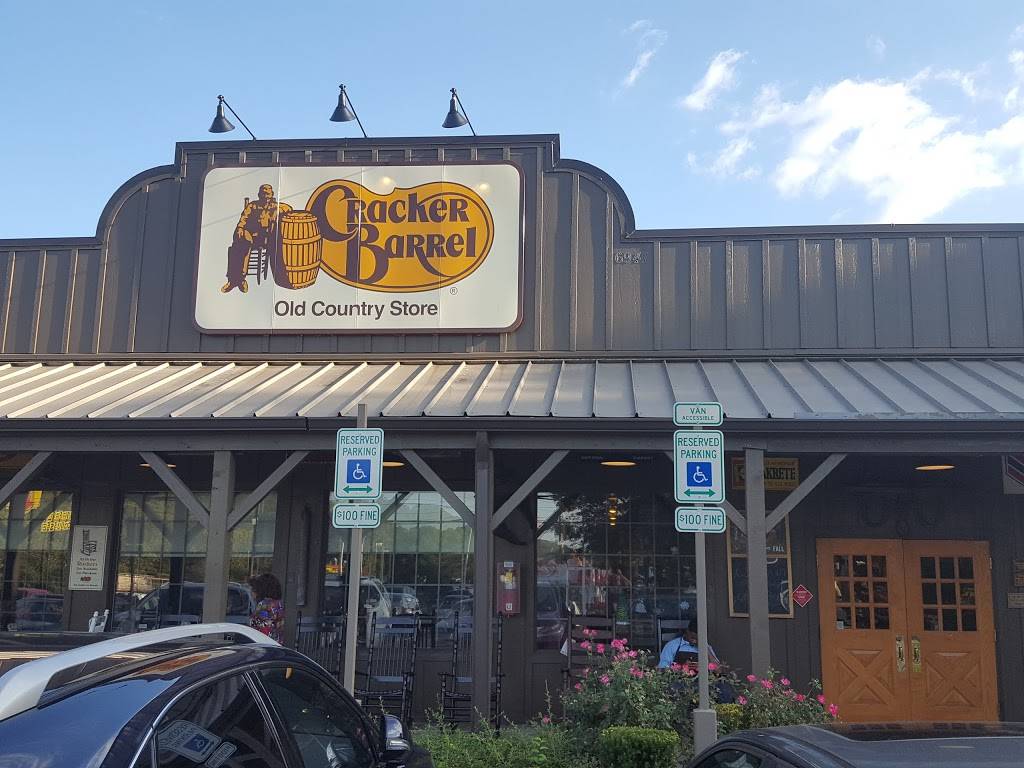 Cracker Barrel Old Country Store | restaurant | 6941 Charlotte Pike, Nashville, TN 37209, USA | 6153565229 OR +1 615-356-5229
