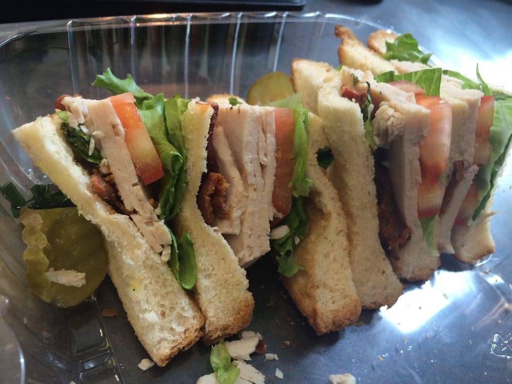 Phillys Best | meal takeaway | 1101 W 36th St, Baltimore, MD 21211, USA | 4102431301 OR +1 410-243-1301