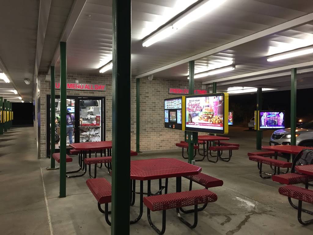 Sonic Drive-In | restaurant | 950 E Main St, Carbondale, IL 62901, USA | 6184577299 OR +1 618-457-7299