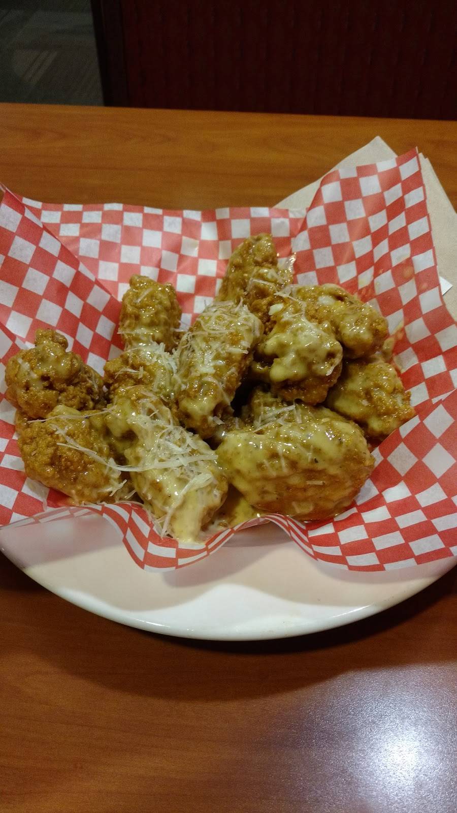 Pizza Hut | meal delivery | 1229 Pembroke St W, Pembroke, ON K8A 8M8, Canada | 6137359330 OR +1 613-735-9330