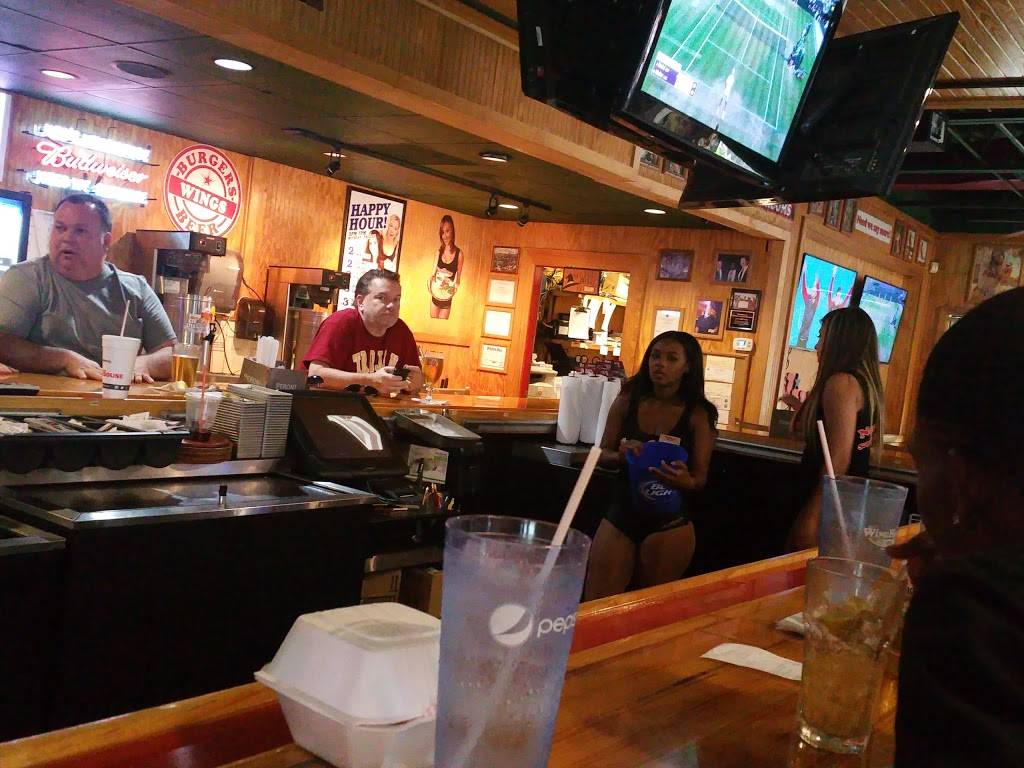 The WingHouse of Brandon | restaurant | 5003 US-301, Tampa, FL 33610, USA | 8134909464 OR +1 813-490-9464