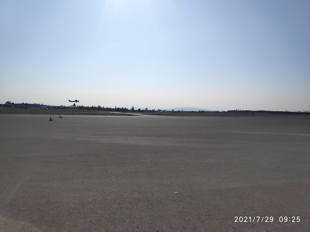 CJs at the Airport | restaurant | 63136 Powell Butte Rd, Bend, OR 97701, USA | 5413174153 OR +1 541-317-4153