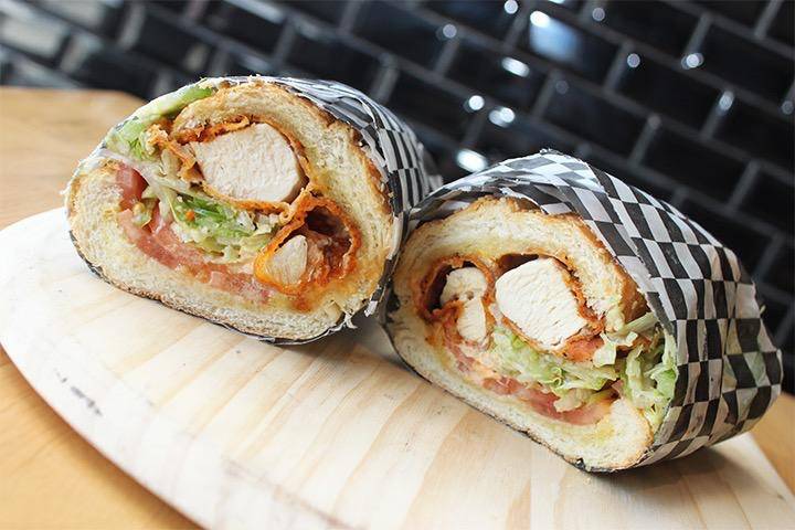 FBI Pizza | restaurant | 2336 Lake Shore Blvd W, Etobicoke, ON M8V 1B6, Canada | 4162510101 OR +1 416-251-0101