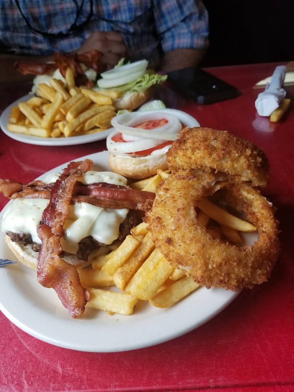 Arnolds | meal takeaway | 2725 N Roberts Ave, Lumberton, NC 28358, USA | 9107395557 OR +1 910-739-5557