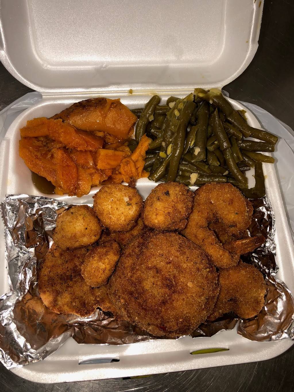 Ryan place | restaurant | 707 Long Ln, Upper Darby, PA 19082, USA | 6108091288 OR +1 610-809-1288