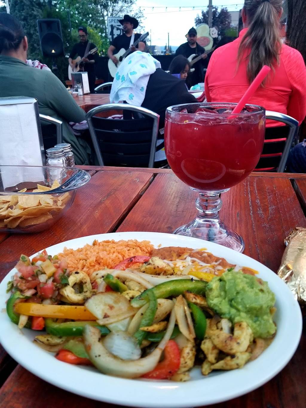 Hood River Taqueria | restaurant | 1210 13th St, Hood River, OR 97031, USA | 5413873300 OR +1 541-387-3300