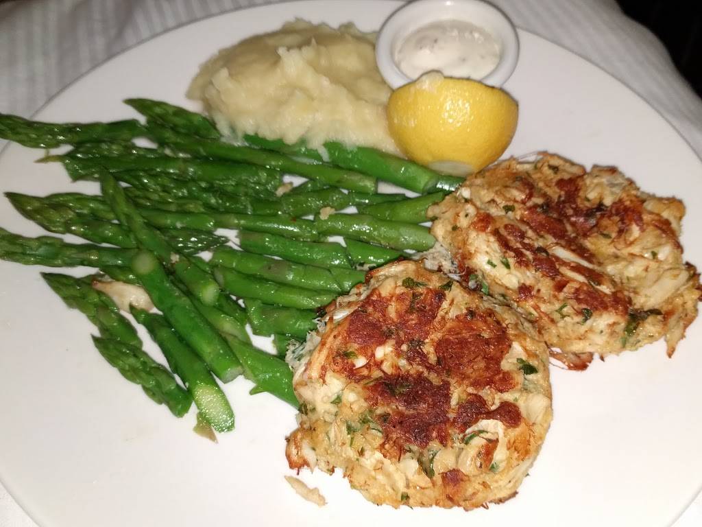 Dan and Brads | restaurant | 950 N Stafford St, Arlington, VA 22203, USA | 7038125114 OR +1 703-812-5114