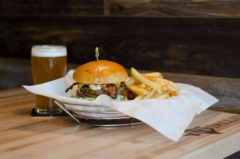 American Tap Room | restaurant | 3000 Northside Boulevard #900, Richardson, TX 75080, USA | 4698018224 OR +1 469-801-8224