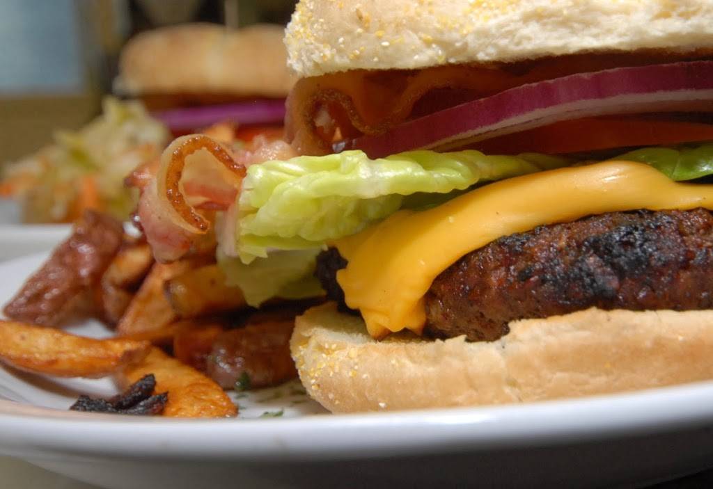 Le Rio | restaurant | 352 Rue Principale, Saint-Sauveur, QC J0R 1R0, Canada | 4502400864 OR +1 450-240-0864