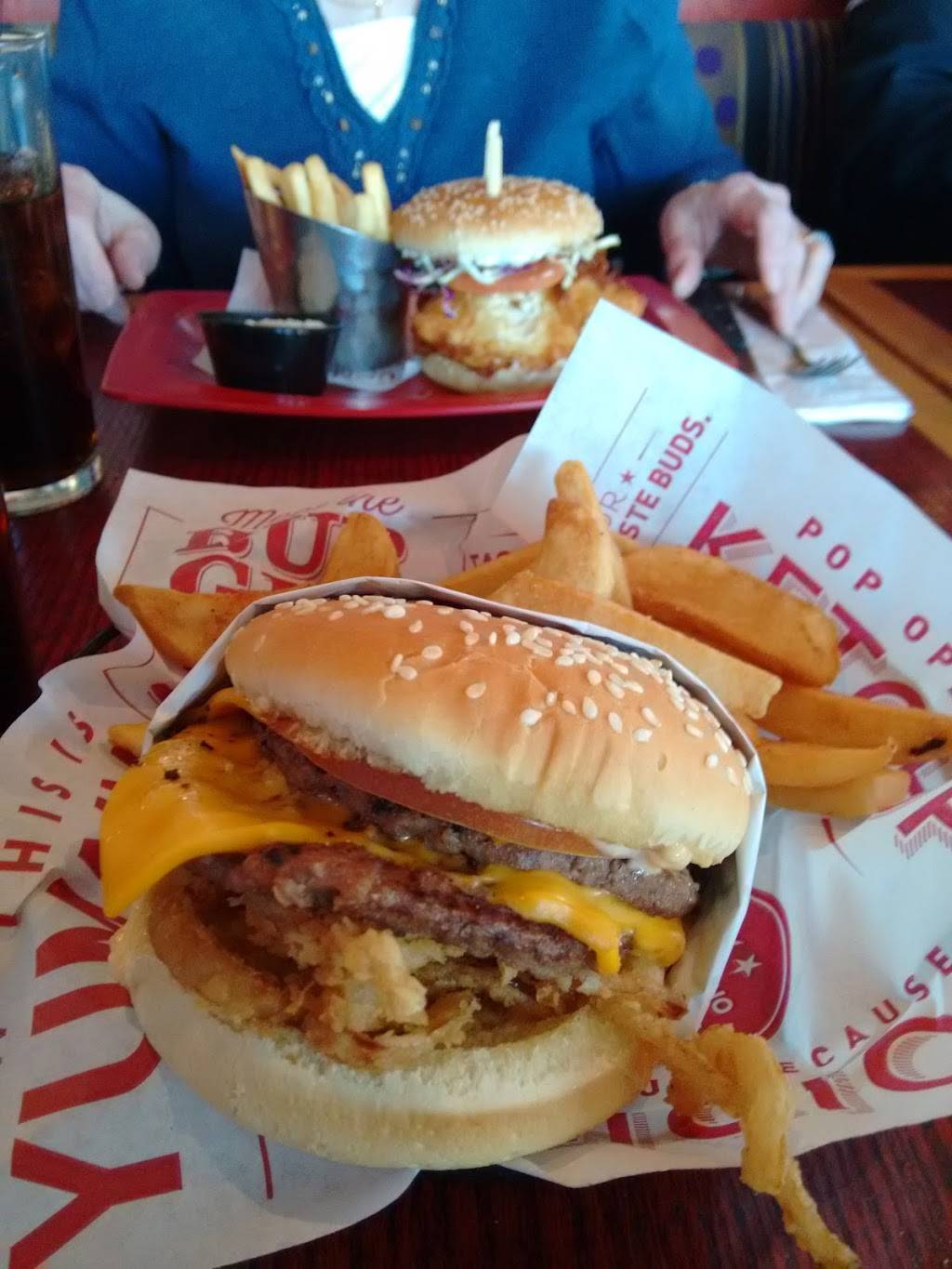 Red Robin Gourmet Burgers and Brews | restaurant | 101 E Brannon Rd, Nicholasville, KY 40356, USA | 8599711991 OR +1 859-971-1991