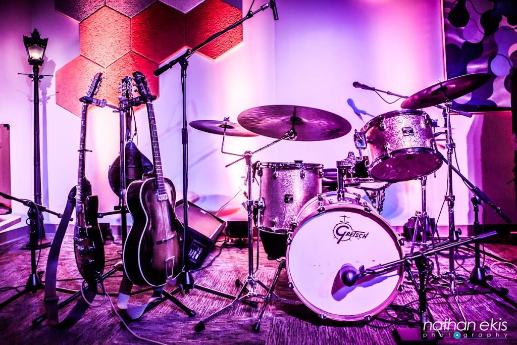 Machina Arts: Kitchen & ArtBar | restaurant | 9 Court St, Keene, NH 03431, USA | 6039030011 OR +1 603-903-0011