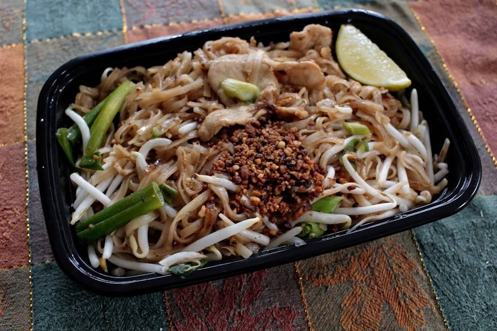 Thai on the Fly | restaurant | 439 Littleton Rd, Westford, MA 01886, USA | 9789250299 OR +1 978-925-0299