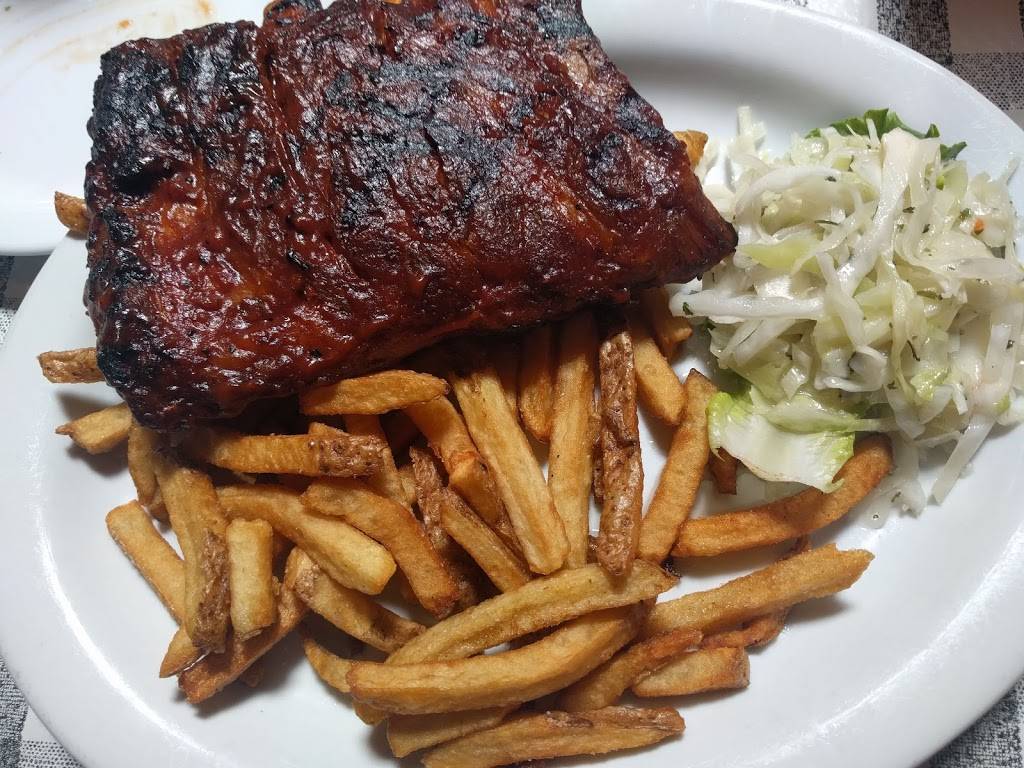 Rays Ribhouse | restaurant | 17 Robson Rd, Leamington, ON N8H 2M8, Canada | 5193225940 OR +1 519-322-5940