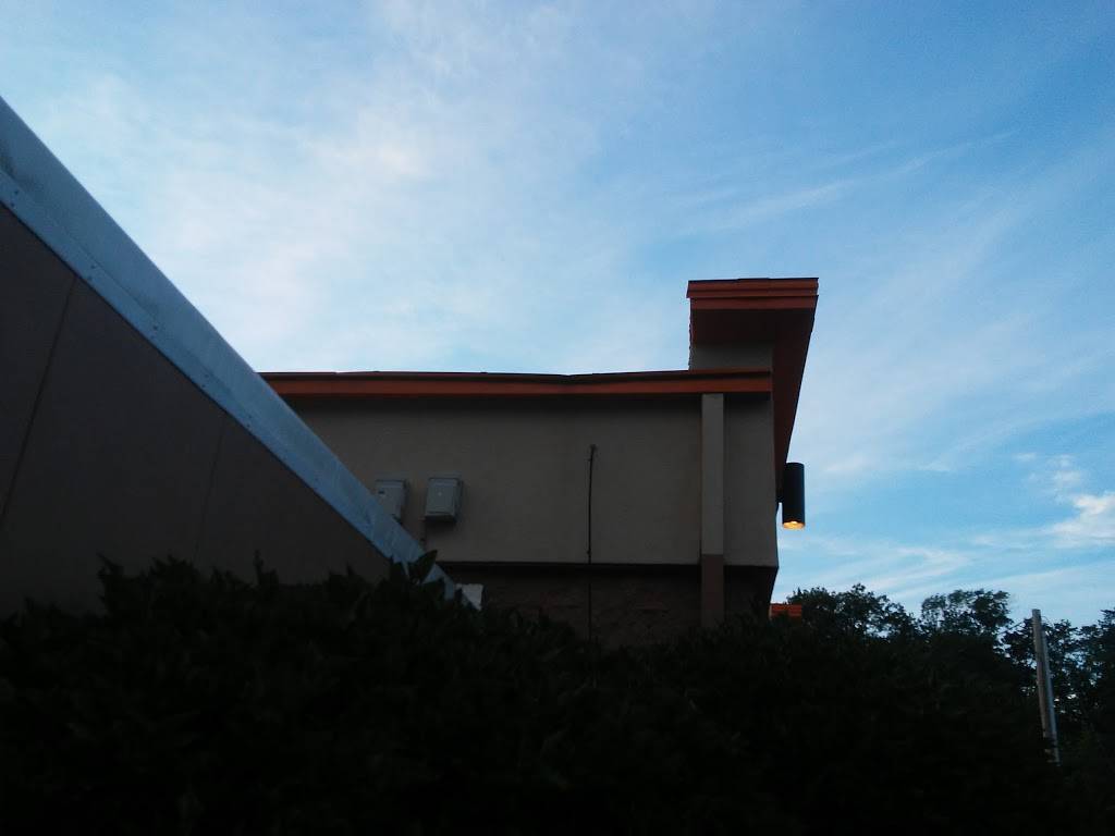 Dunkin | bakery | 764 Elm St, Milford, NH 03055, USA | 6036728110 OR +1 603-672-8110