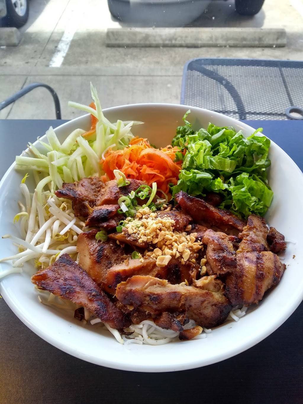 Nom Nom Noodles | meal takeaway | 1635 Eldridge Pkwy #400, Houston, TX 77077, USA | 2814976028 OR +1 281-497-6028