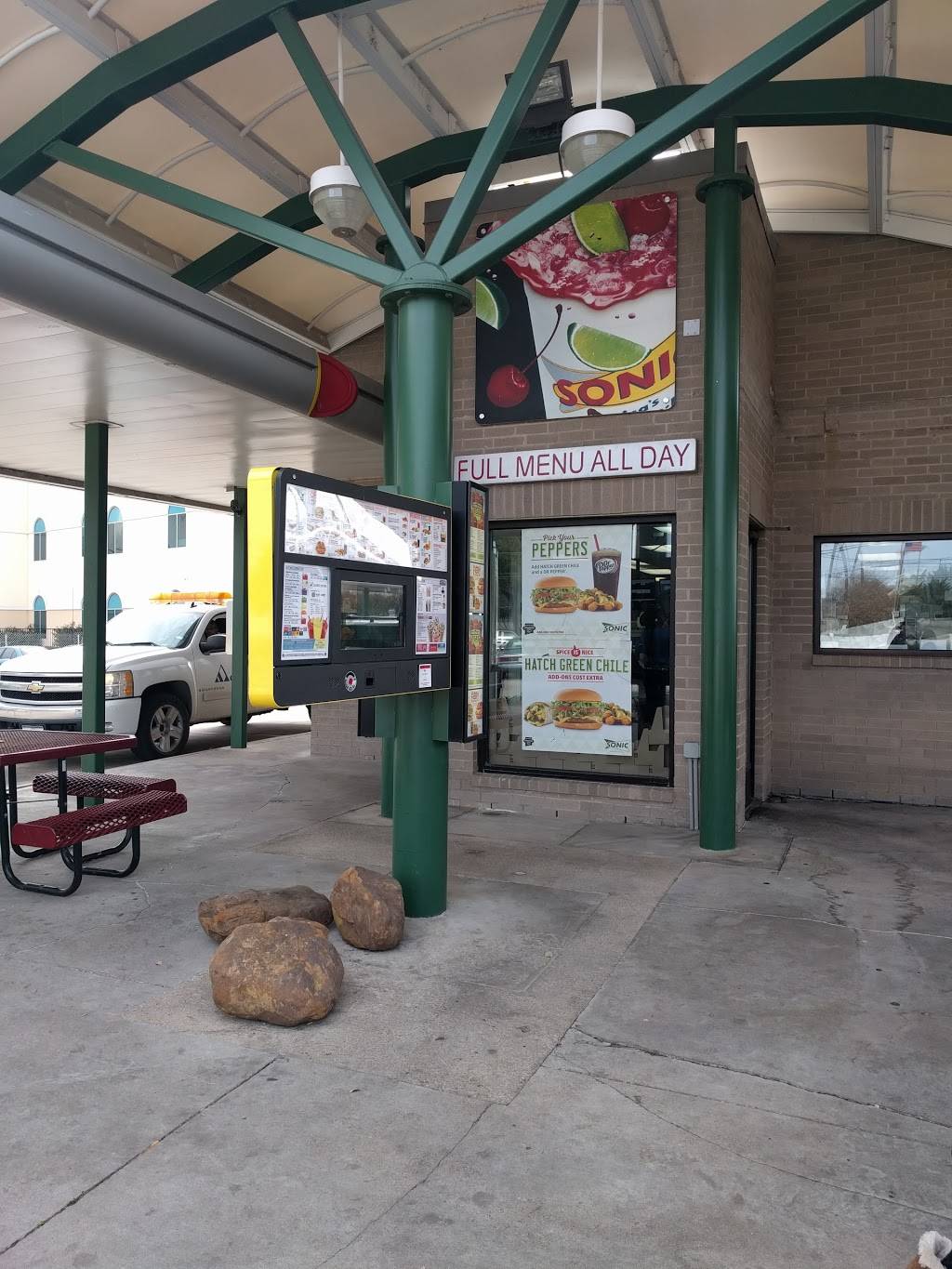 Sonic Drive-In | restaurant | 1330 Empire Central Dr, Dallas, TX 75247, USA | 2146340825 OR +1 214-634-0825