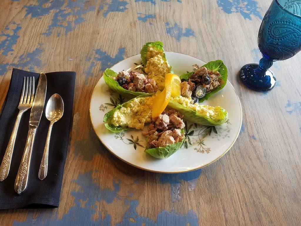 Three Cats | restaurant | 116 W 14 Mile Rd, Clawson, MI 48017, USA | 2482884858 OR +1 248-288-4858