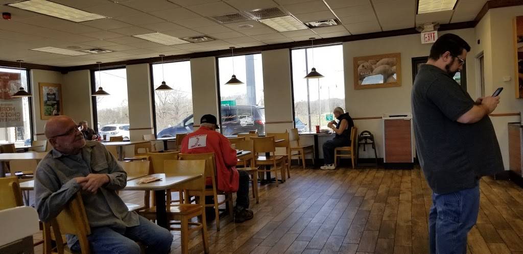 Wendys | restaurant | 925 West, US-24, Independence, MO 64050, USA | 8162525330 OR +1 816-252-5330