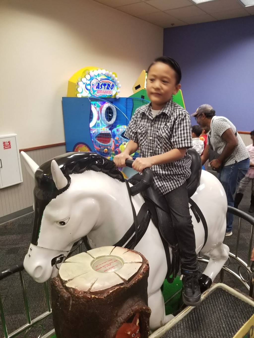 Chuck E. Cheese | restaurant | 3146 Sports Arena Blvd, San Diego, CA 92110, USA | 6195234324 OR +1 619-523-4324