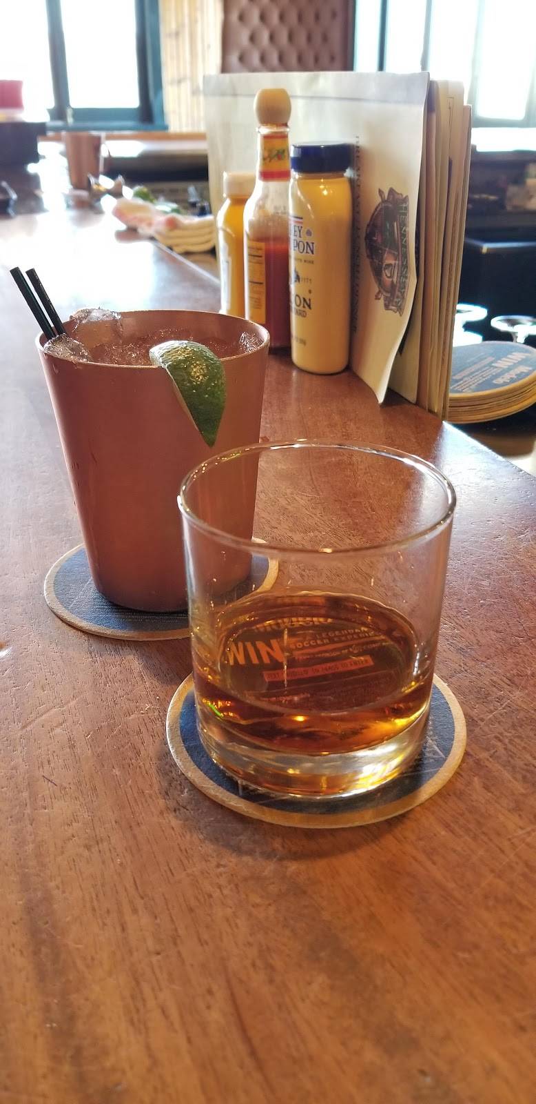 Hennesseys Tavern | restaurant | 34111 La Plaza, Dana Point, CA 92629, USA | 9494880121 OR +1 949-488-0121