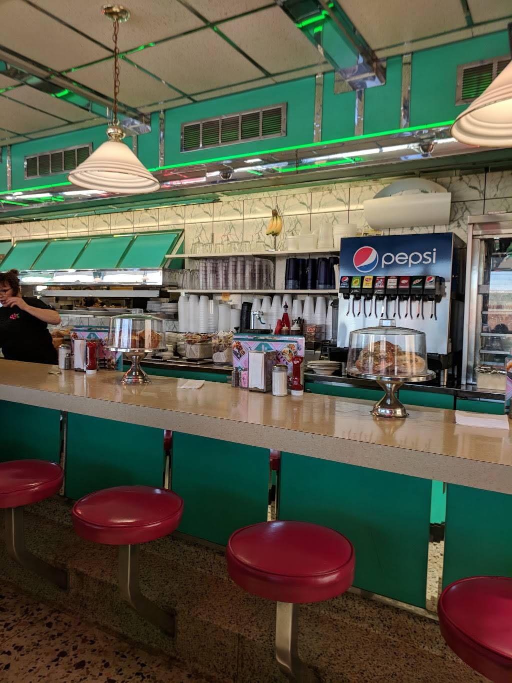 Queen City Diner | restaurant | 1801 Lehigh St, Allentown, PA 18103, USA | 6107910240 OR +1 610-791-0240