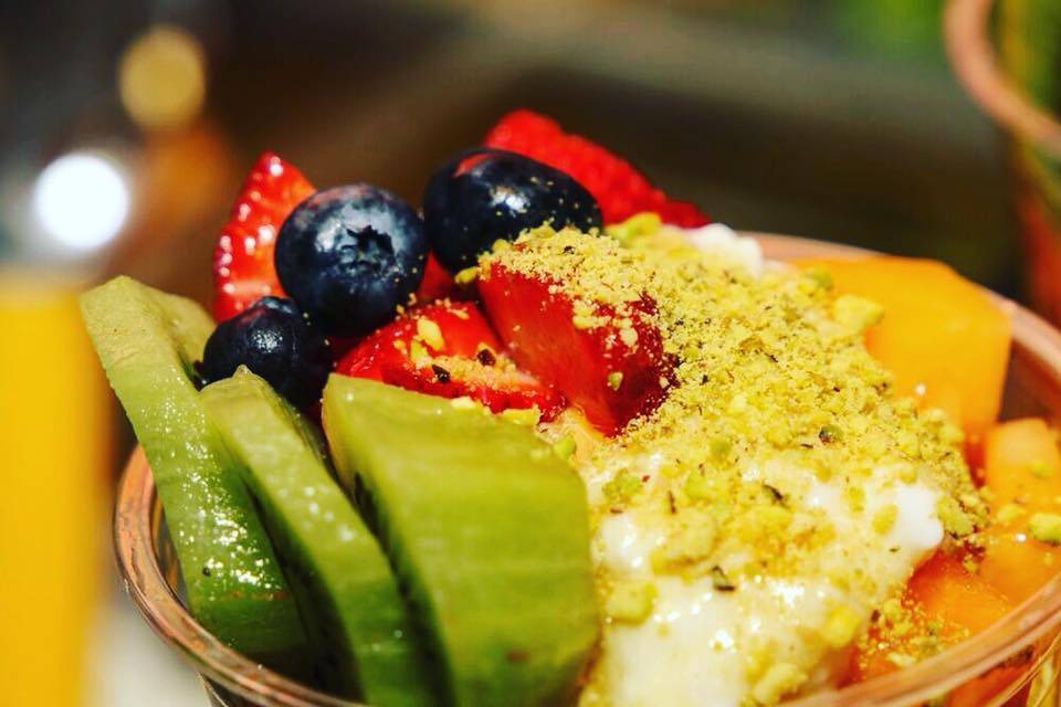 Mangos Cafe Inc | restaurant | 14927 W Warren Ave, Dearborn, MI 48126, USA | 3135845544 OR +1 313-584-5544