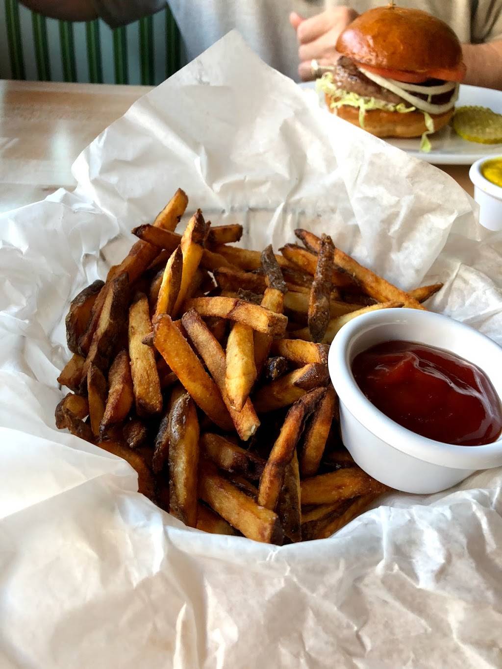 Zinburger Wine & Burger Bar | restaurant | 4555 Ashford Dunwoody Rd, Dunwoody, GA 30346, USA | 4702464868 OR +1 470-246-4868