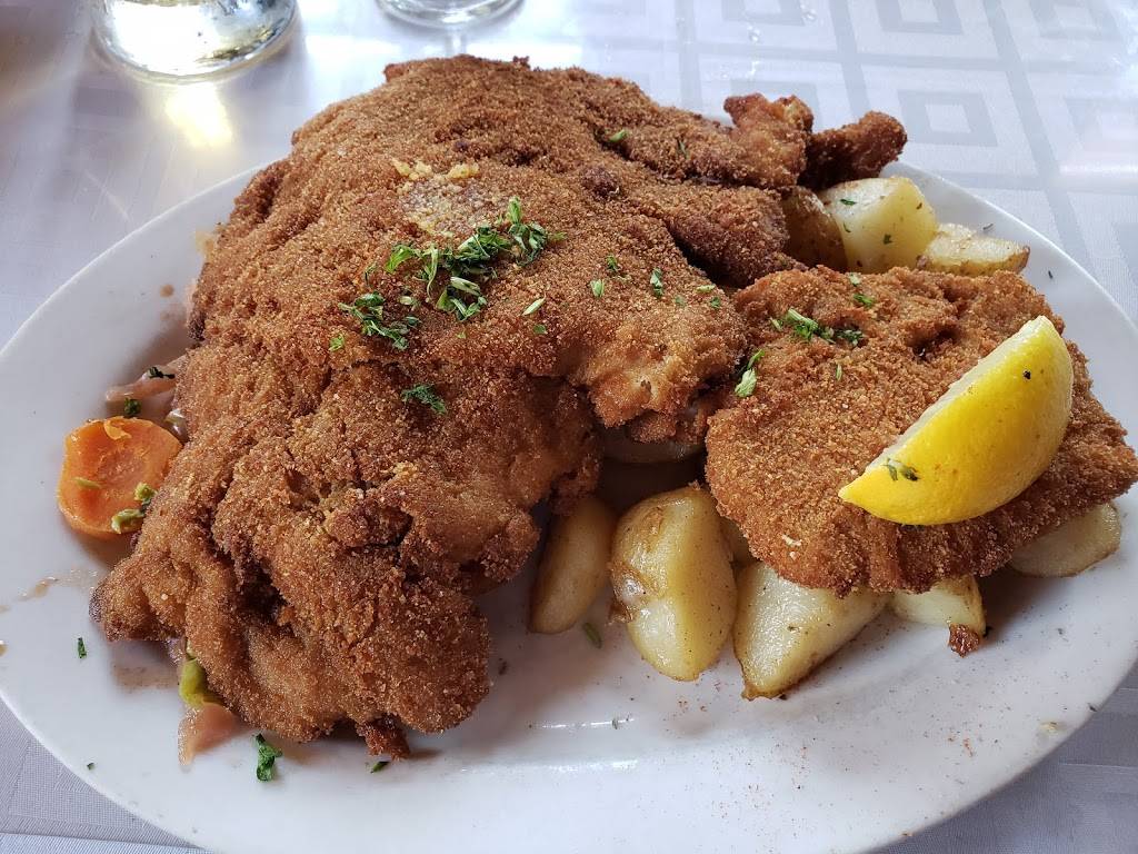 Izba | restaurant | 648 The Queensway, Etobicoke, ON M8Y 1K7, Canada | 4162517177 OR +1 416-251-7177