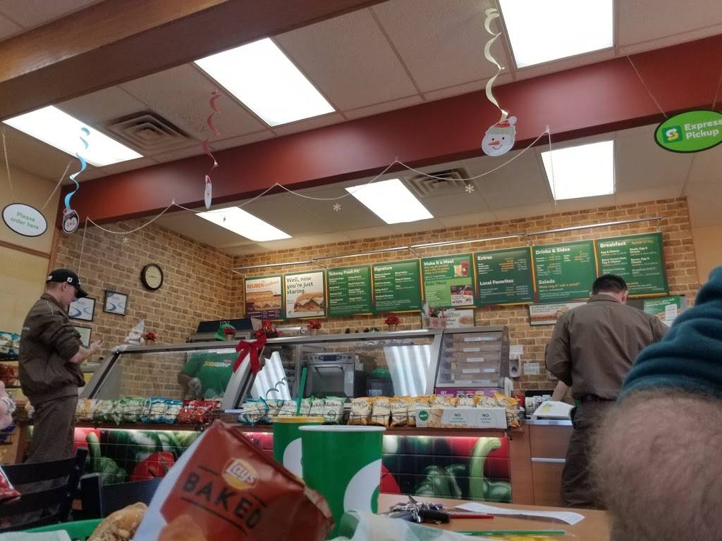 Subway Restaurants | restaurant | 606 W Main St, Berne, IN 46711, USA | 2605898991 OR +1 260-589-8991