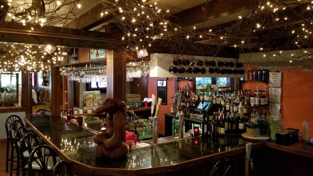 Jonathans Ogunquit | restaurant | 92 Bourne Ln, Ogunquit, ME 03907, USA | 2076464777 OR +1 207-646-4777