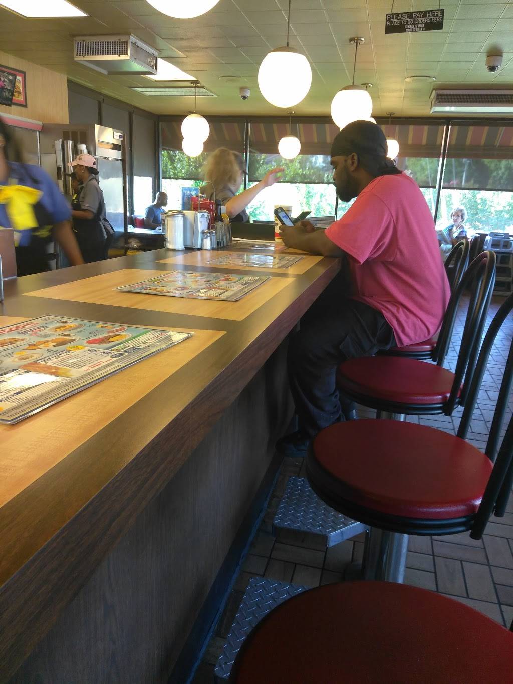 Waffle House | meal takeaway | 3703 New Bern Ave, Raleigh, NC 27610, USA | 9192311292 OR +1 919-231-1292