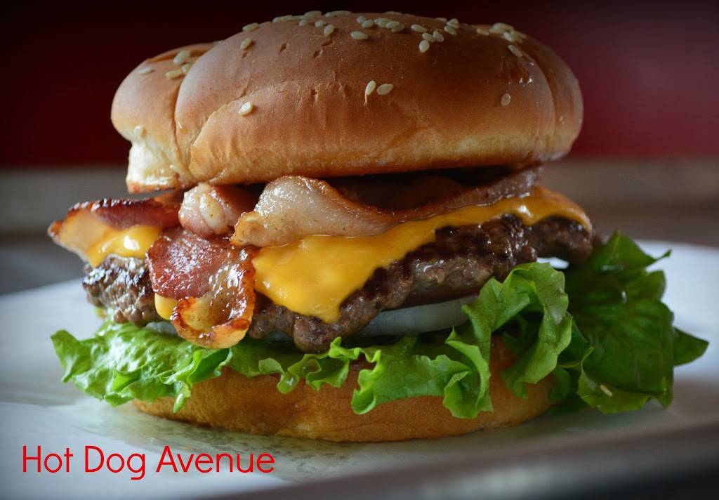 Hot Dog Avenue | restaurant | 1321 Wisconsin Dells Pkwy, Wisconsin Dells, WI 53965, USA | 6082532728 OR +1 608-253-2728