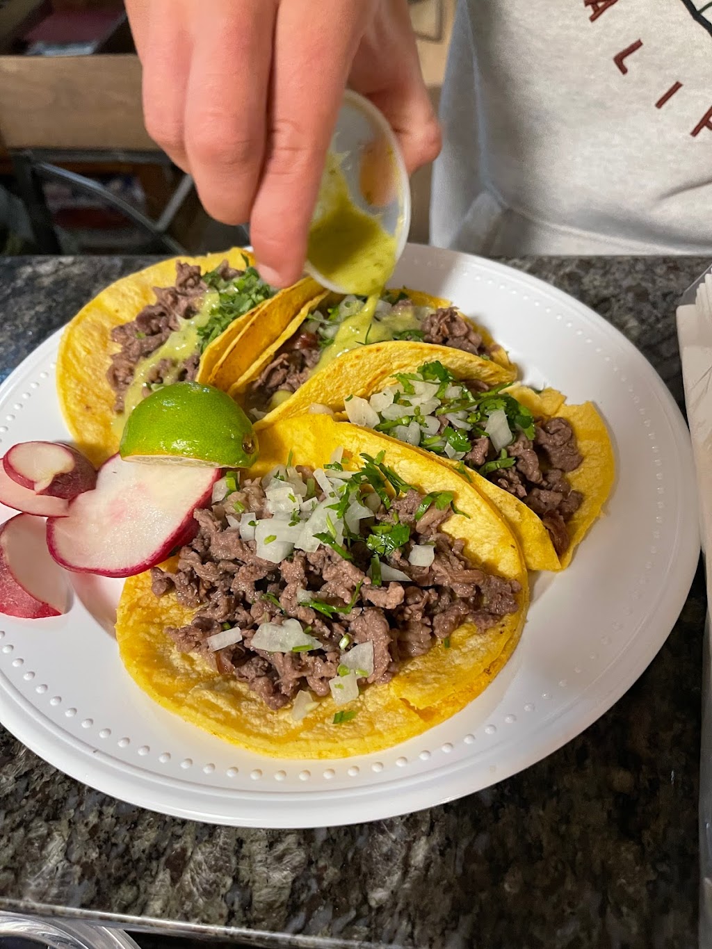 Daniels Kitchen truck | restaurant | 850 Woodside Rd, Redwood City, CA 94061, USA | 6508264407 OR +1 650-826-4407