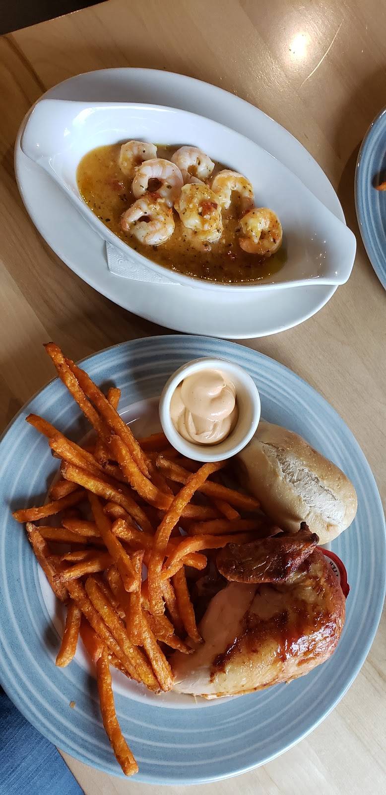 Swiss Chalet | restaurant | 6970 Financial Dr, Mississauga, ON L5N 8J4, Canada | 9055678172 OR +1 905-567-8172