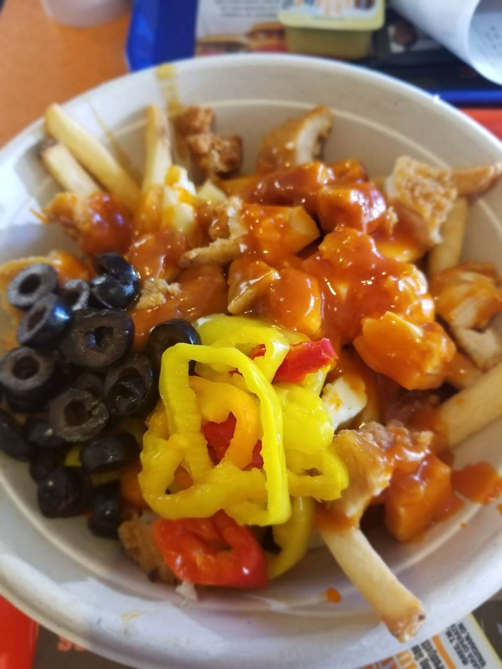 Harveys | restaurant | 6775 Chemin de la Côte-des-Neiges, Montréal, QC H3S 2B5, Canada | 5143427778 OR +1 514-342-7778