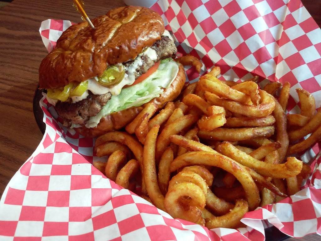 Town Fryer LLC | restaurant | 130 Broad St, Constantine, MI 49042, USA | 2694356735 OR +1 269-435-6735