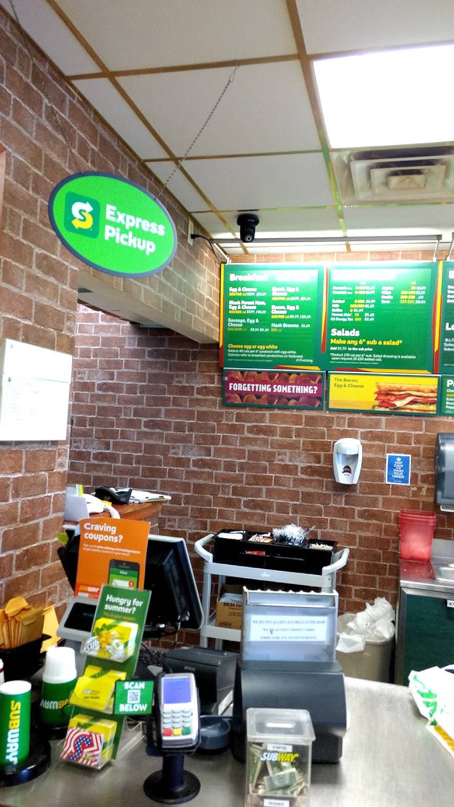 Subway | restaurant | 642 Midland Rd, Janesville, WI 53546, USA | 6087584560 OR +1 608-758-4560