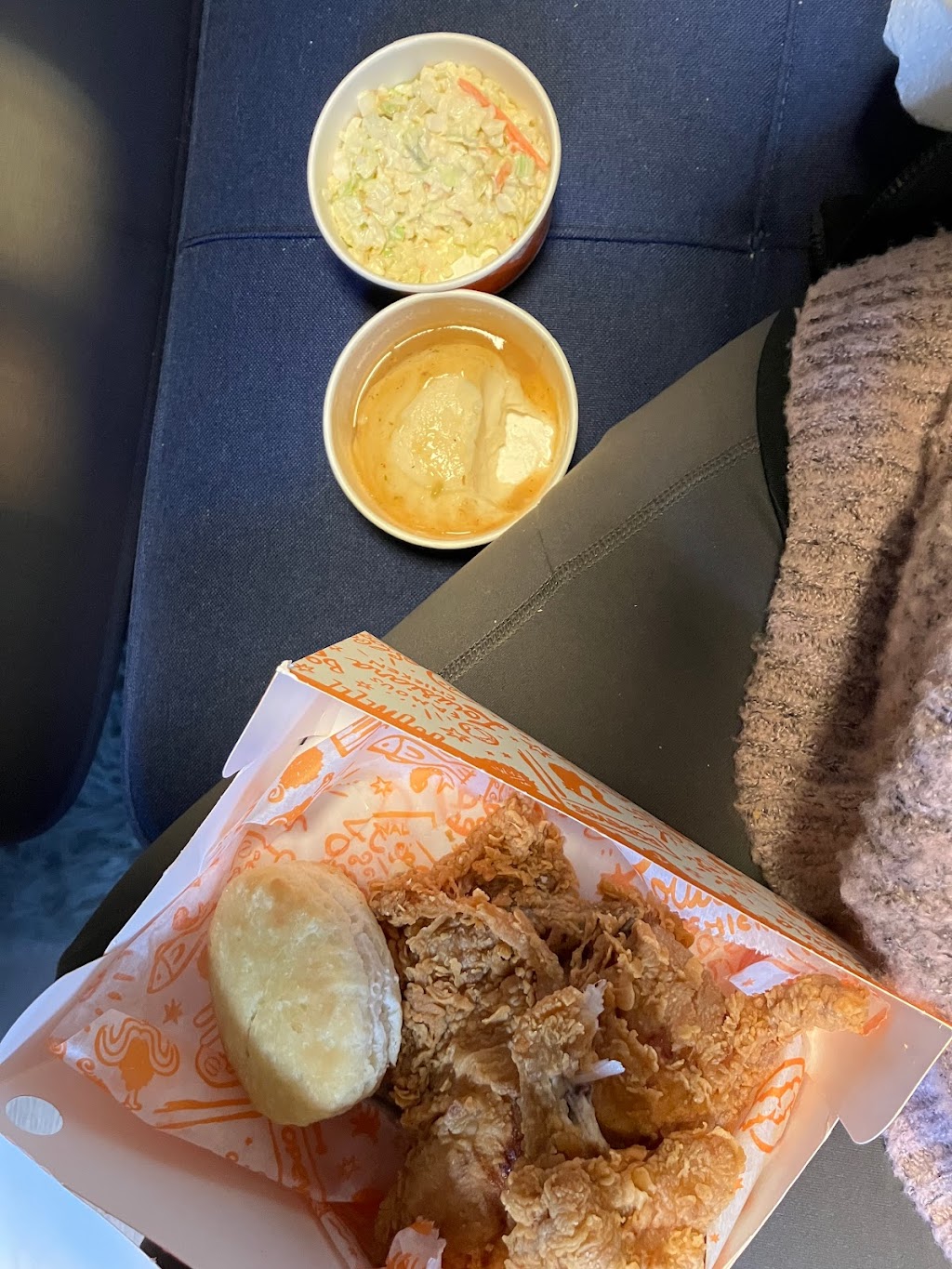 Popeyes Louisiana Kitchen | restaurant | 40 Newport Ave, Rumford, RI 02916, USA | 4013213267 OR +1 401-321-3267