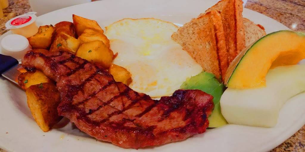 The Pickle Barrel | restaurant | 1 Bass Pro Mills Dr, Concord, ON L4K 5W4, Canada | 9056692524 OR +1 905-669-2524