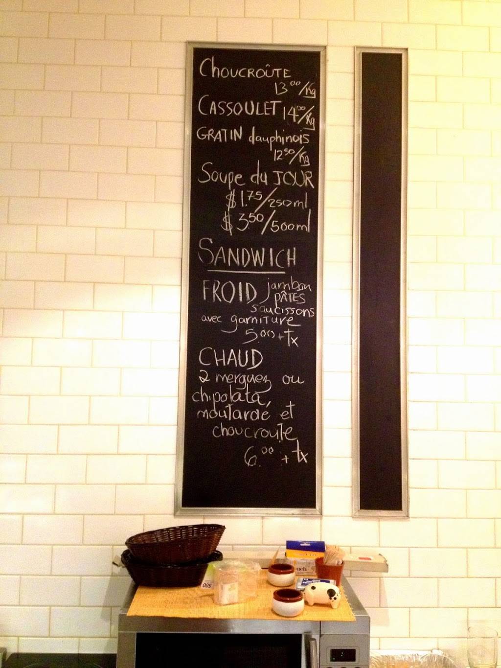 La Queue De Cochon | restaurant | 6400 Rue St-Hubert, Montréal, QC H2S 2M2, Canada | 5145272252 OR +1 514-527-2252