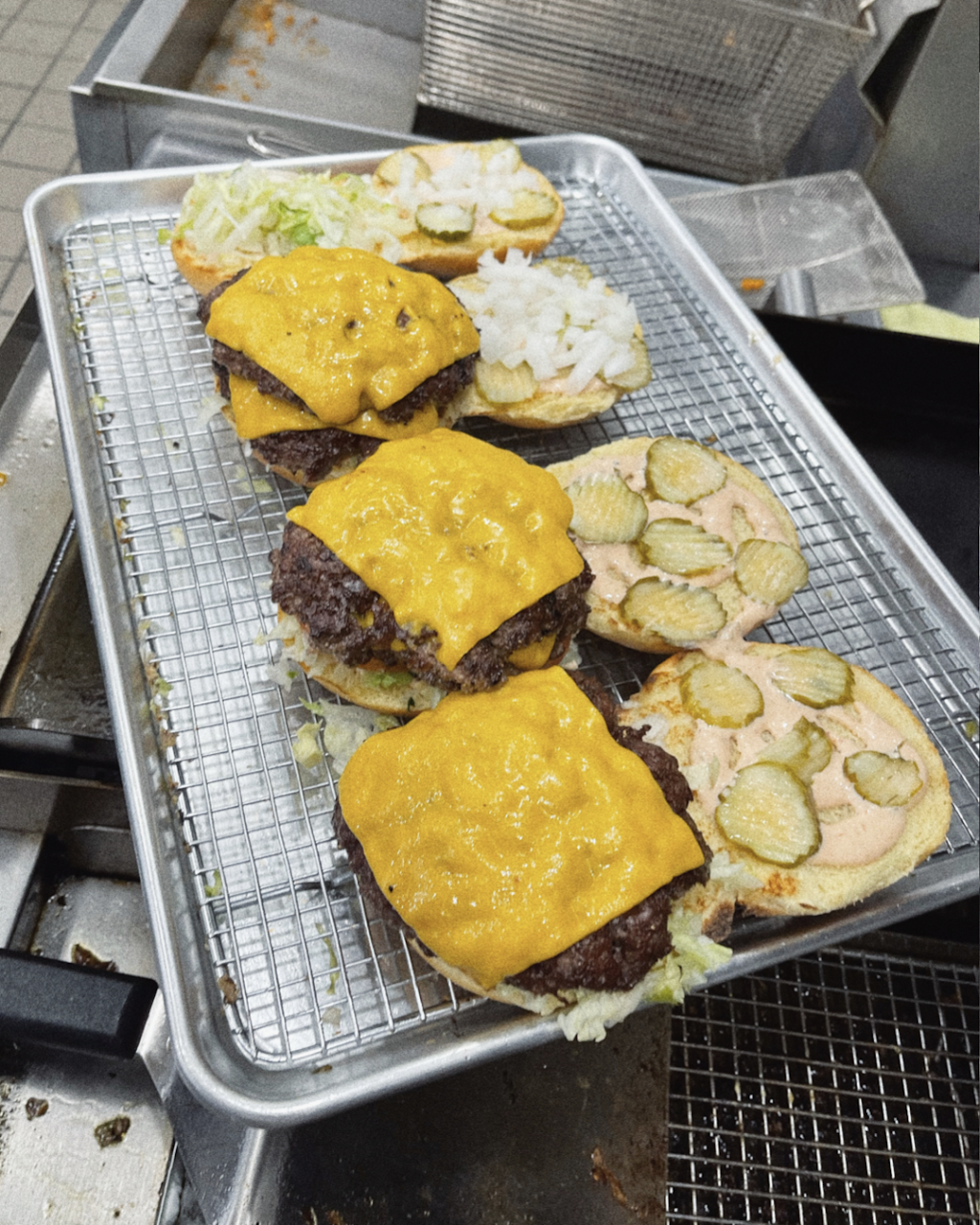 Pretty Good Burger | restaurant | 439 W Main St, Merced, CA 95340, USA | 2096265088 OR +1 209-626-5088