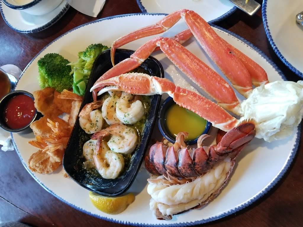 Red Lobster | restaurant | 3333 WI-16, La Crosse, WI 54601, USA | 6087810300 OR +1 608-781-0300