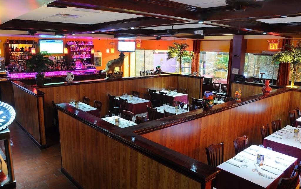 El Coyote | restaurant | 2, 70-09 Austin St, Forest Hills, NY 11375, USA | 7182680777 OR +1 718-268-0777