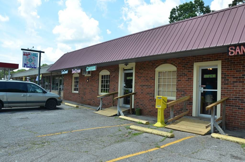 That Cool Place | cafe | 15575 US-79, Buchanan, TN 38222, USA | 7319244114 OR +1 731-924-4114