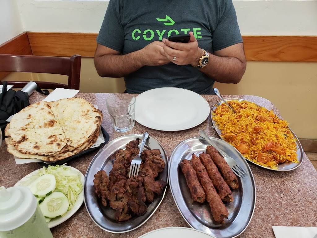 Khan Barbeque Restaurant | restaurant | 2401 W Devon Ave, Chicago, IL 60659, USA | 7732748600 OR +1 773-274-8600