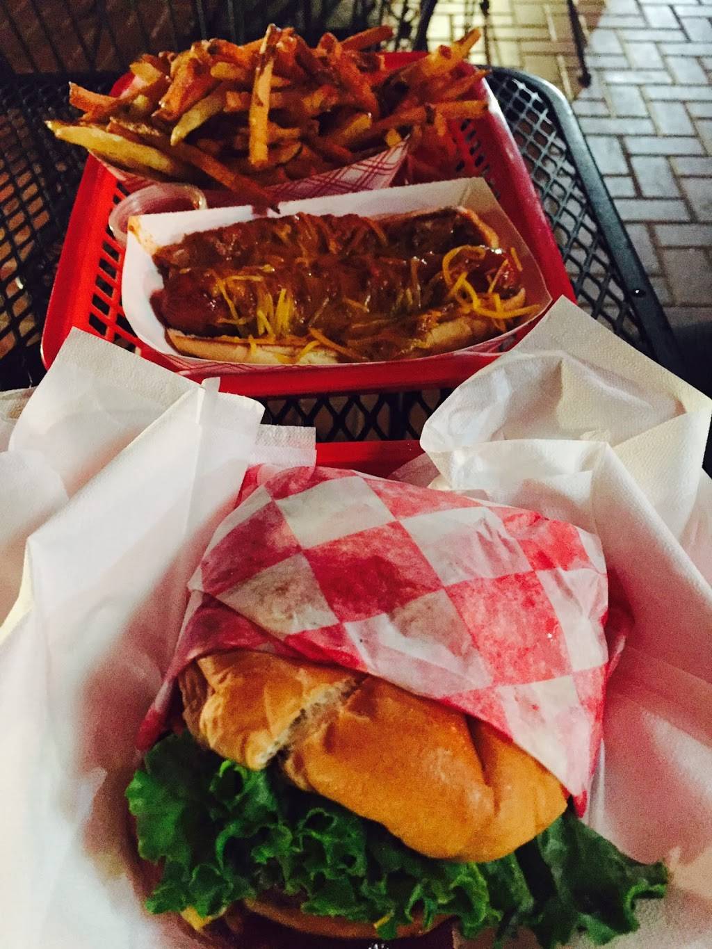 Bigg Burger | restaurant | 19055 Farmington Rd, Livonia, MI 48152, USA | 2489872553 OR +1 248-987-2553