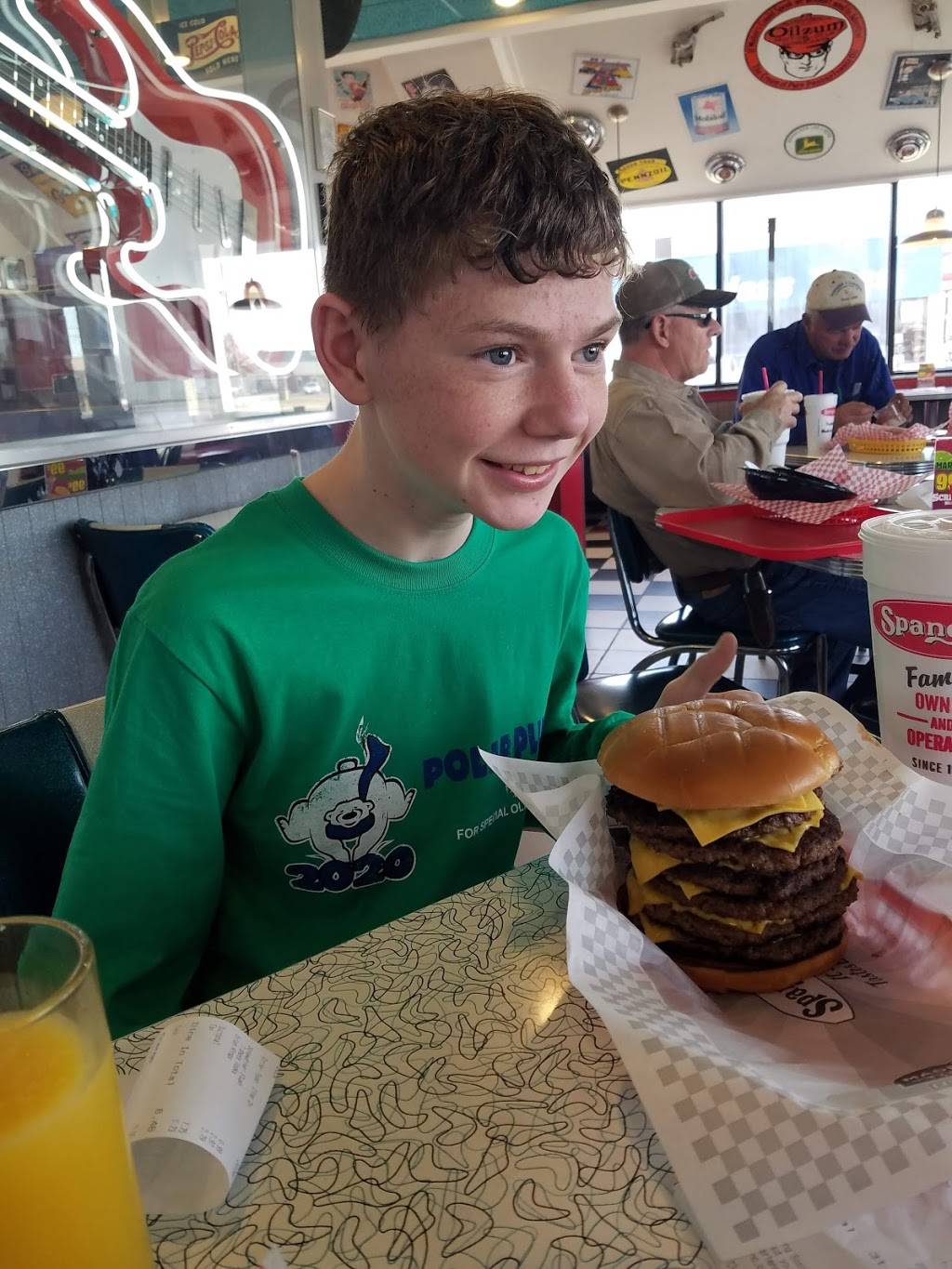 Spangles | restaurant | 1107 E 30th Ave, Hutchinson, KS 67502, USA | 6206624146 OR +1 620-662-4146