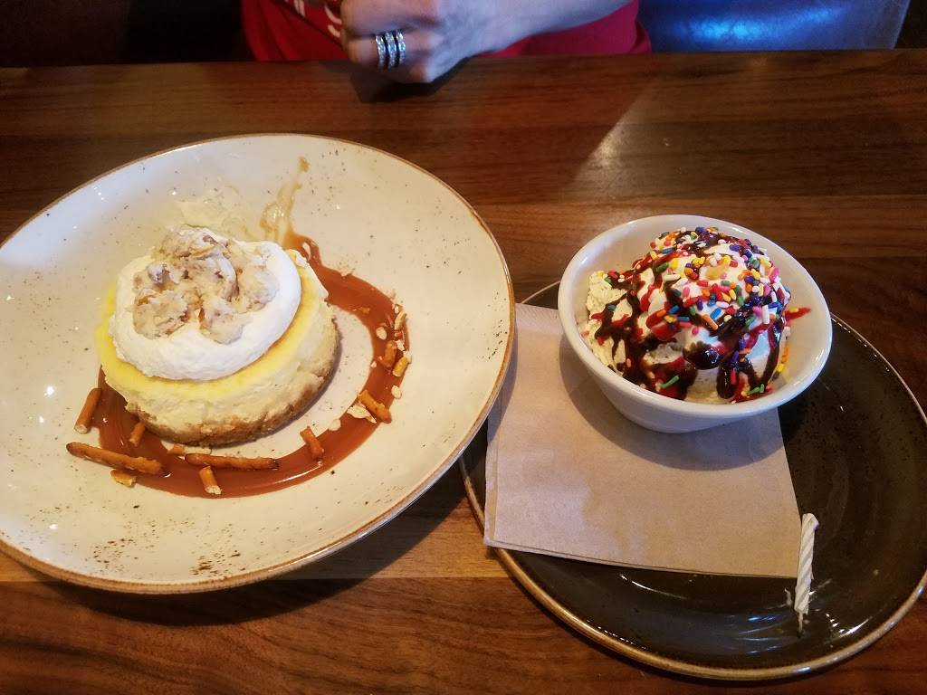 Lazy Dog Restaurant & Bar | restaurant | 6509 S Las Vegas Blvd, Las Vegas, NV 89119, USA | 7029411920 OR +1 702-941-1920